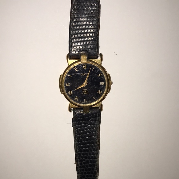 Vintage Gucci Black Leather Band Gold Tone Watch 3400F M - Picture 5 of 12